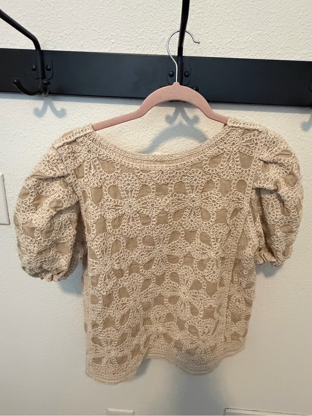 Solitaire Ivory Knit Lace top with puffy sleeves